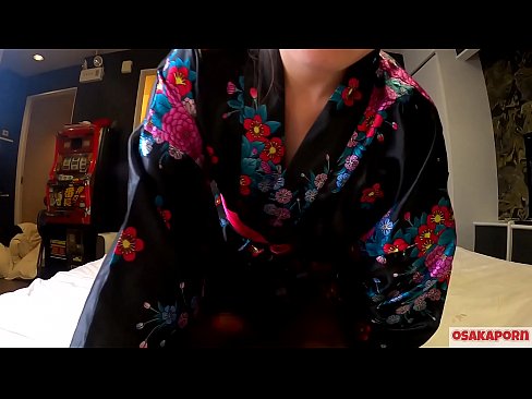 ❤️ Nuori cosplay-tyttö rakastaa seksiä orgasmeihin asti ruiskuttamalla hevostyttöä ja ottamalla suihin. Aasialaistyttö karvainen pillu ja kauniit tissit perinteisessä japanilaisessa puvussa amatöörivideossa, jossa näytetään masturbointia panoleluilla. Sakura 3 OSAKAPORN. Pornovideo at us ❌️