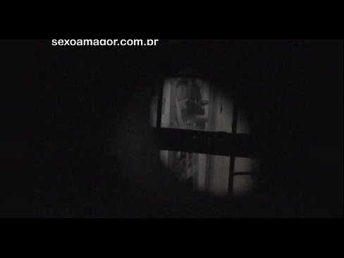 ❤️ Blondi saa salaa videokuvaa naapuruston tirkistelijältä piilossa onttojen tiilien takana Pornovideo at us ❌️
